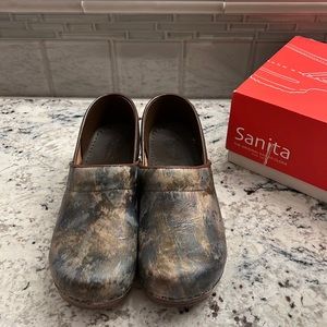 Sanita Clogs Size 40 EUC